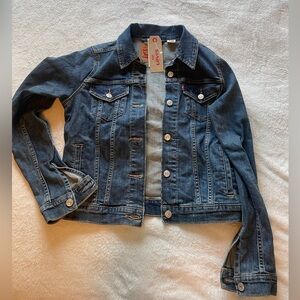 Never worn Levi’s Jean jacket